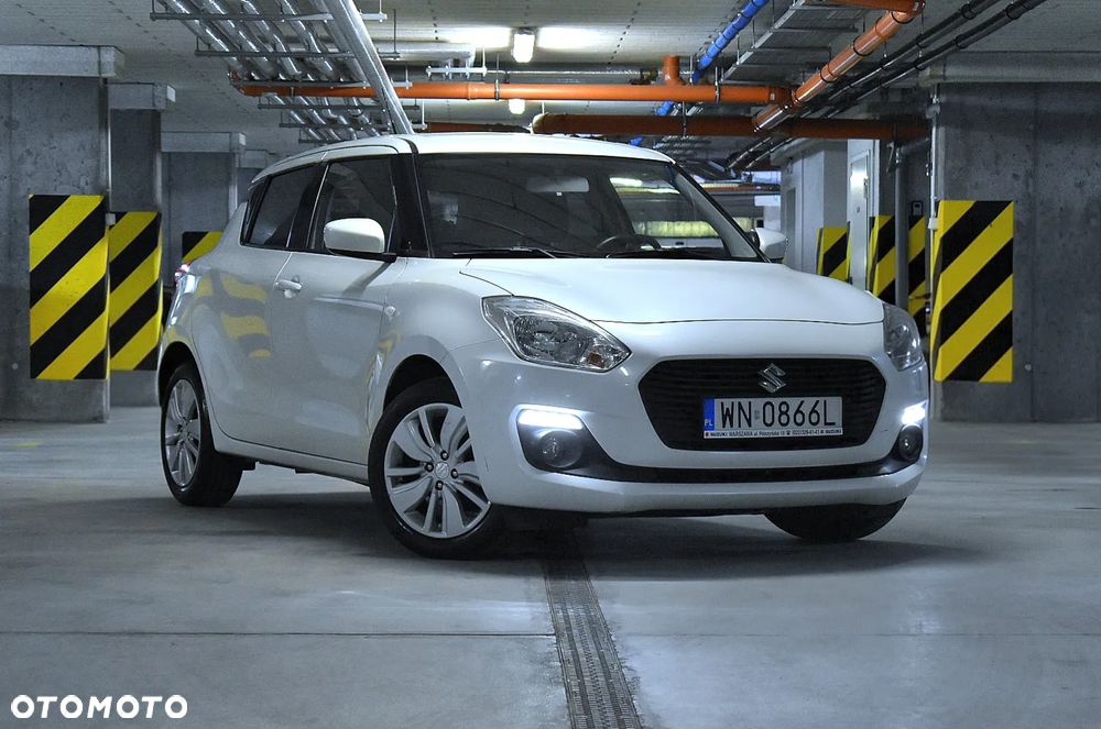 Suzuki Swift 1.2 Premium Plus - 2