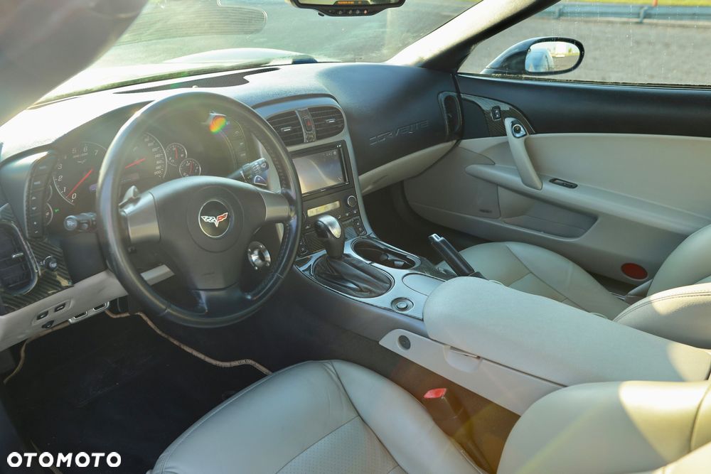 Chevrolet Corvette - 17