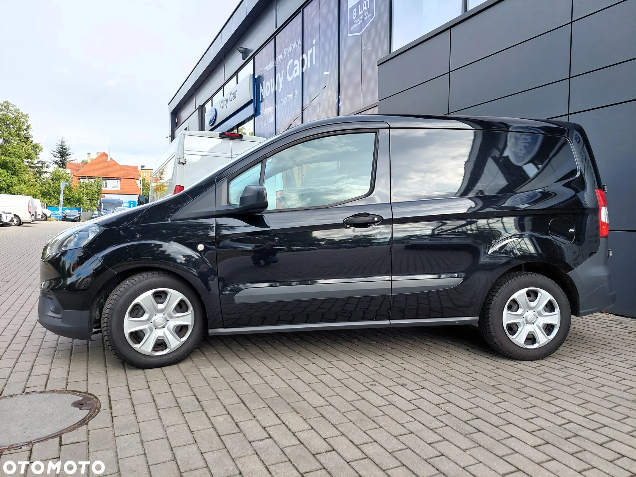 Ford COURIER - 19