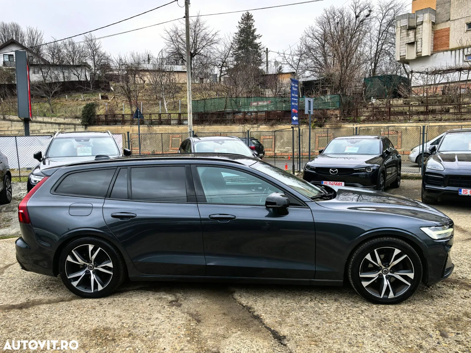 Volvo V60 D3 R-Design - 2