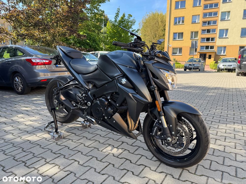 Suzuki GSX 1000 - 2