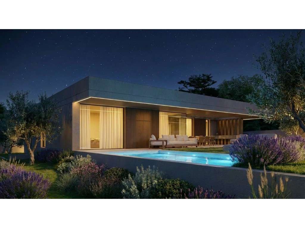 Viva com Elegância: Moradia Térrea com Piscina, 4 Frentes e Jardim ... - Grande imagem: 4/14