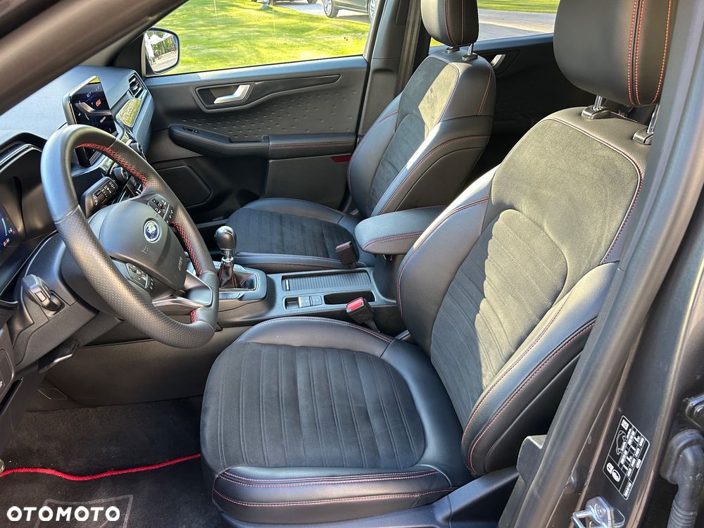 Ford Kuga 1.5 EcoBoost ST-LINE X - 15