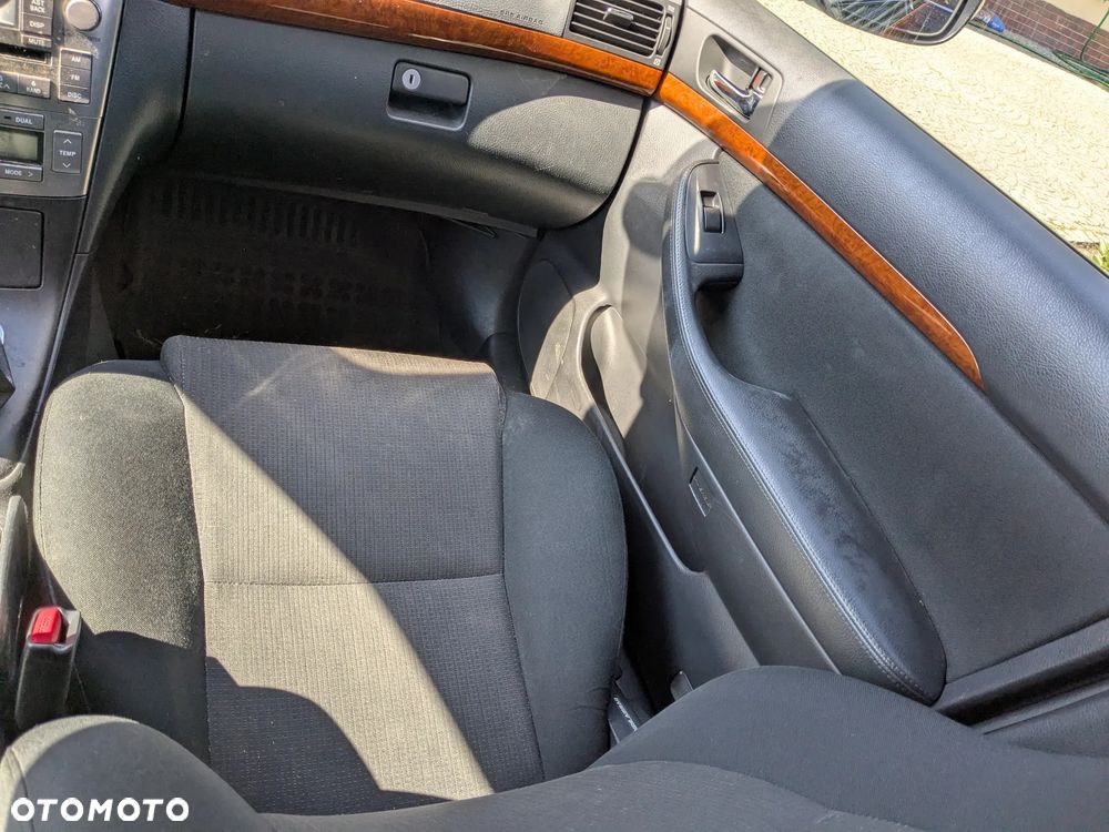 Toyota Avensis 2.0 VVT-i Sol - 8