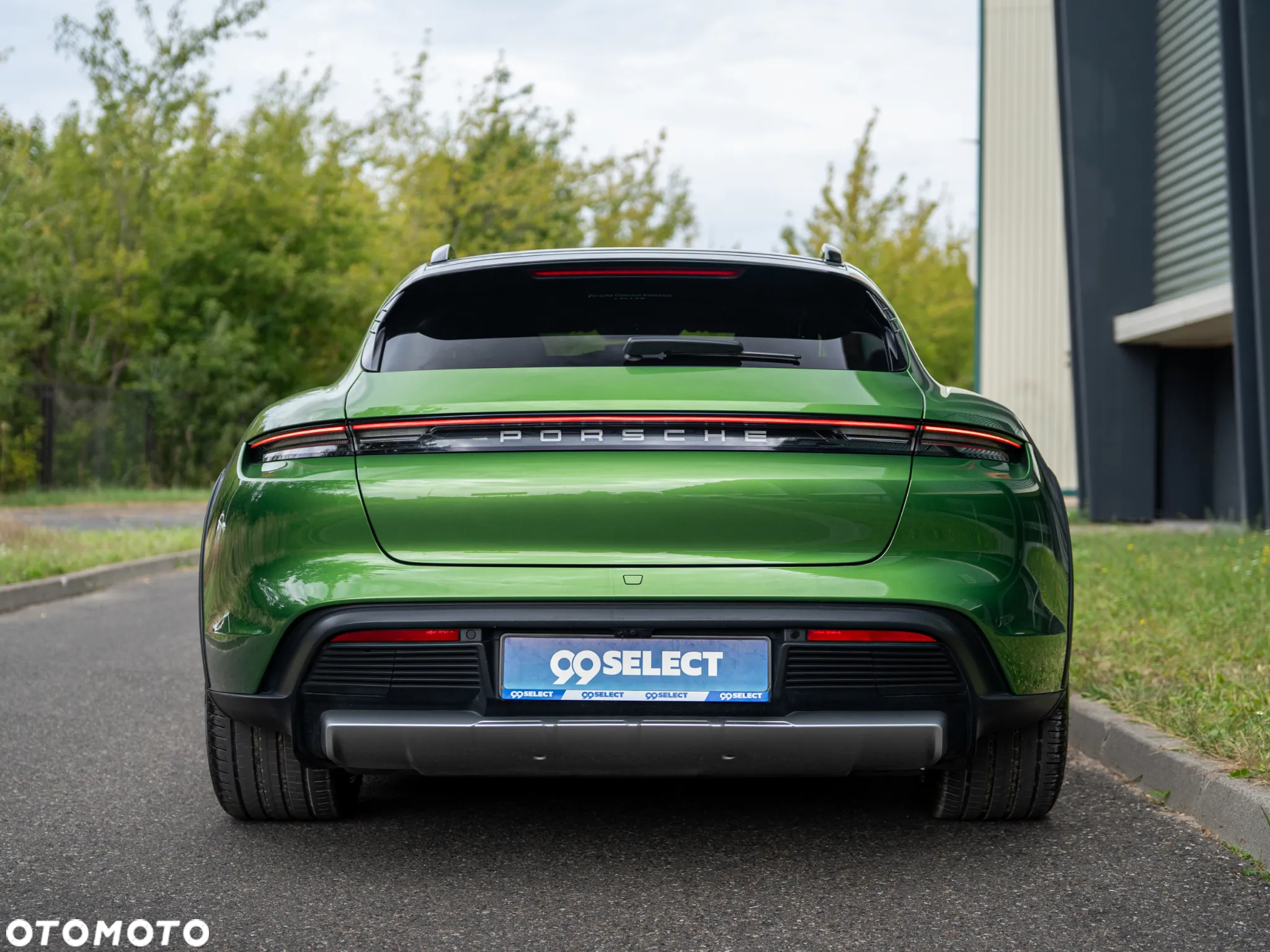 Porsche Taycan 4 Cross Turismo - 4