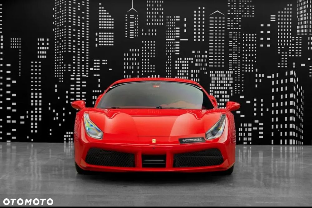 Ferrari 488 - 12
