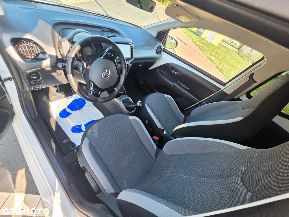 Toyota Aygo x-play - 11