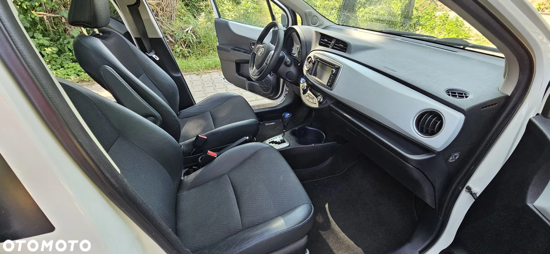 Toyota Yaris Hybrid 1.5 VVT-i Club - 17