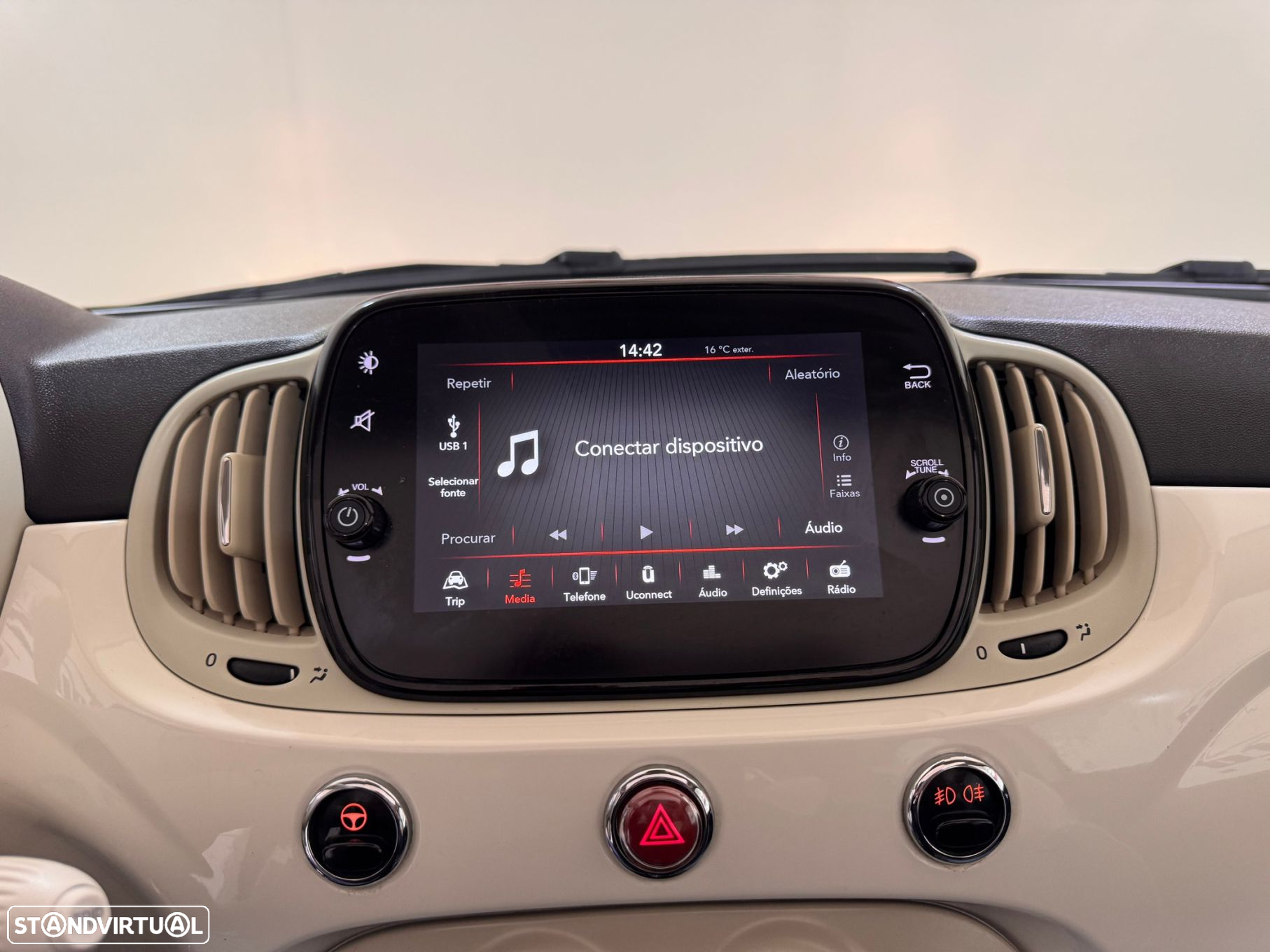 Fiat 500C 1.0 Hybrid Lounge - 29