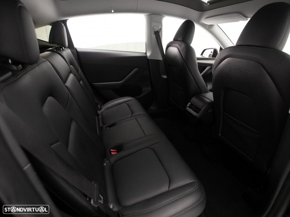 Tesla Model Y RWD - 10