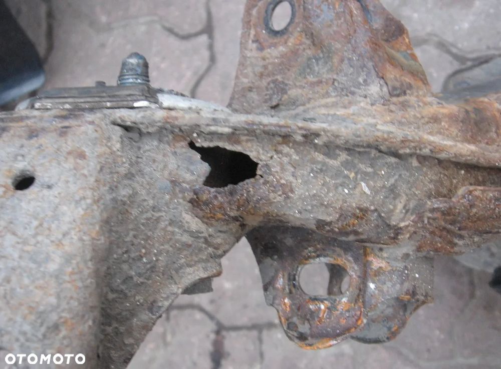 sanki belka tył tylna zawieszenie MERCEDES 124 - 7