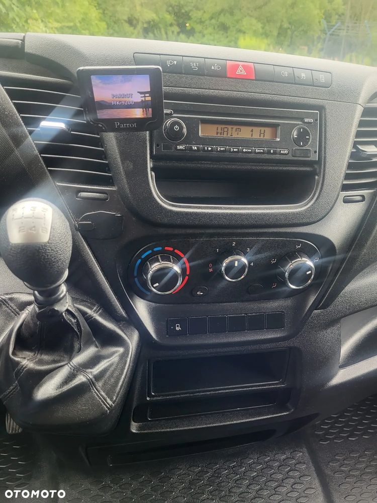 Iveco Daily 35C13 2015r IZOTERMA CHŁODNIA 230V MROŹNIA AGREGAT Bliźniaki - 25