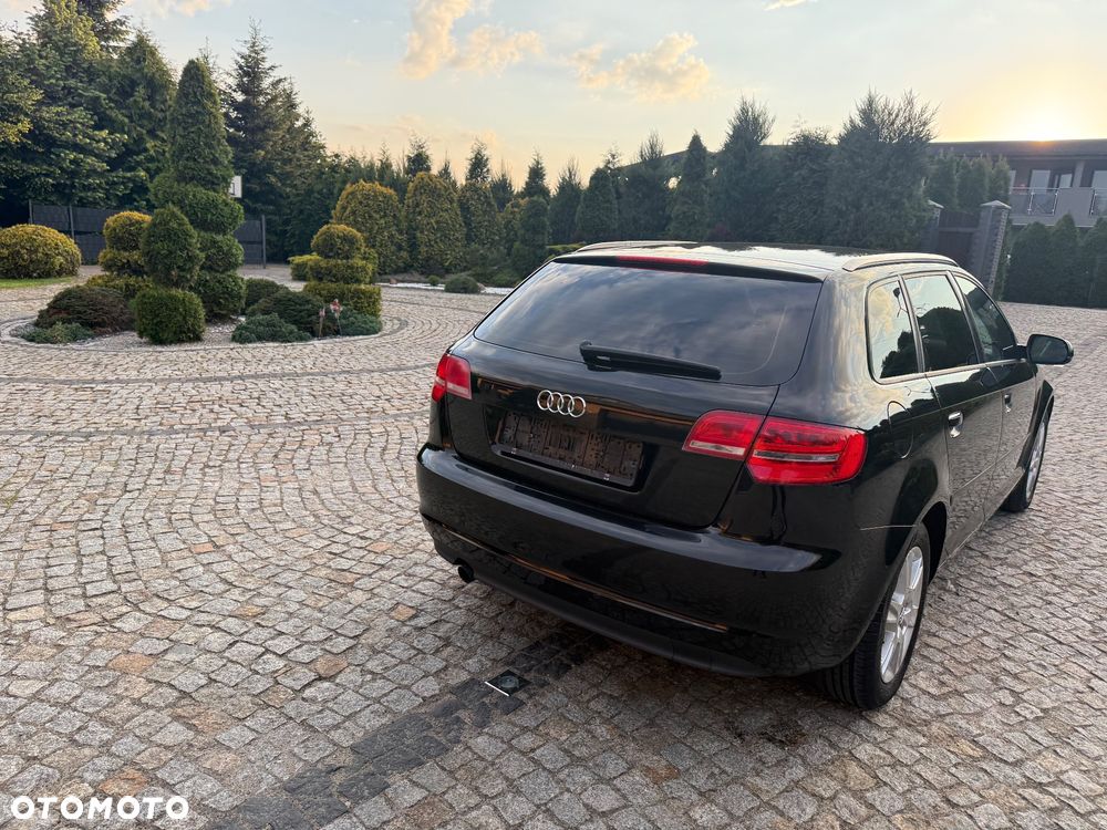 Audi A3 Sportback 1.6 Ambiente - 13