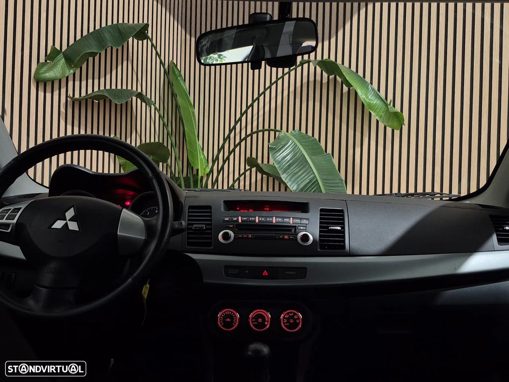 Mitsubishi Lancer 1.5 Inform - 13