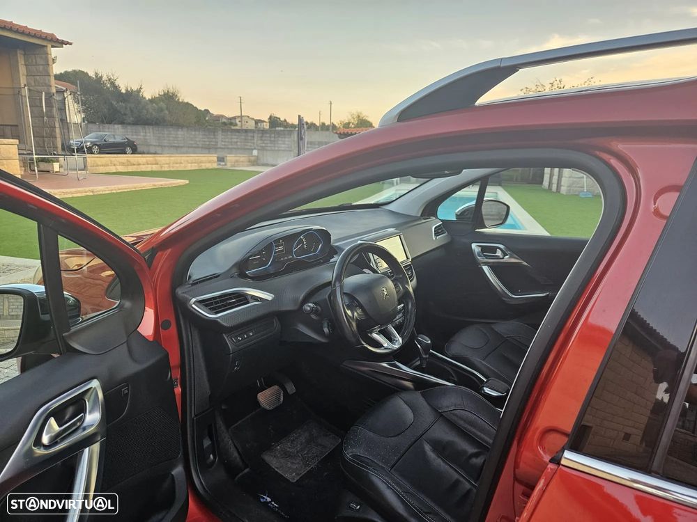 Peugeot 2008 1.2 PureTech Allure EAT6 - 9