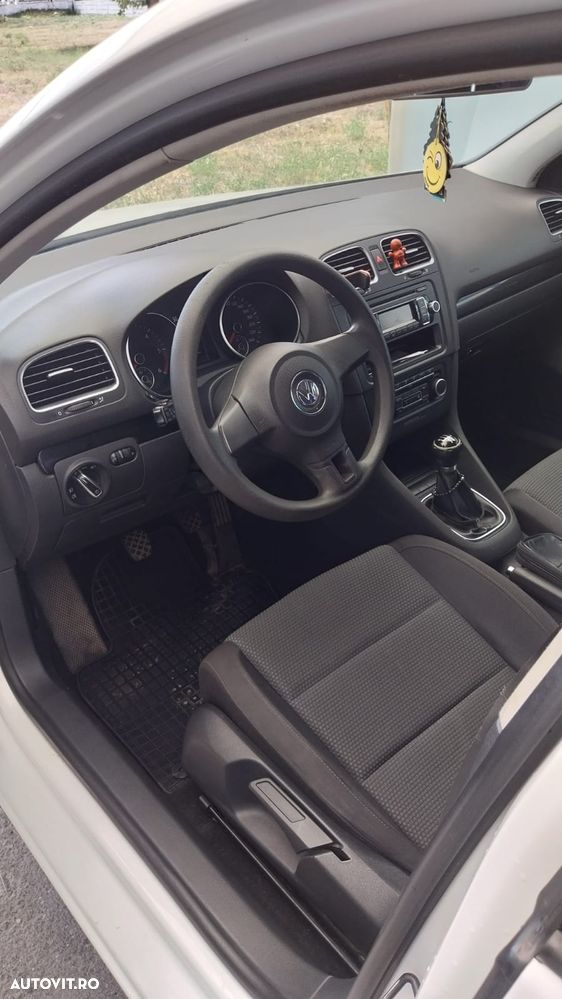 Volkswagen Golf 1.6 TDI DPF Trendline - 11