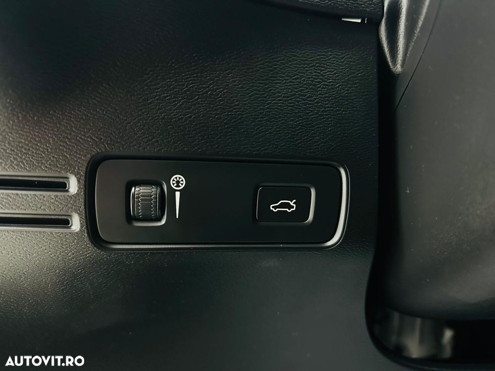 Volvo XC 40 T3 Momentum - 13