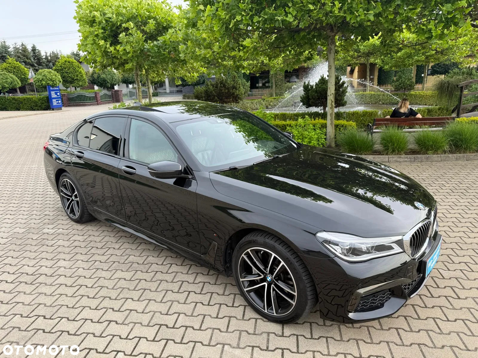 BMW Seria 7 740e iPerformance - 2
