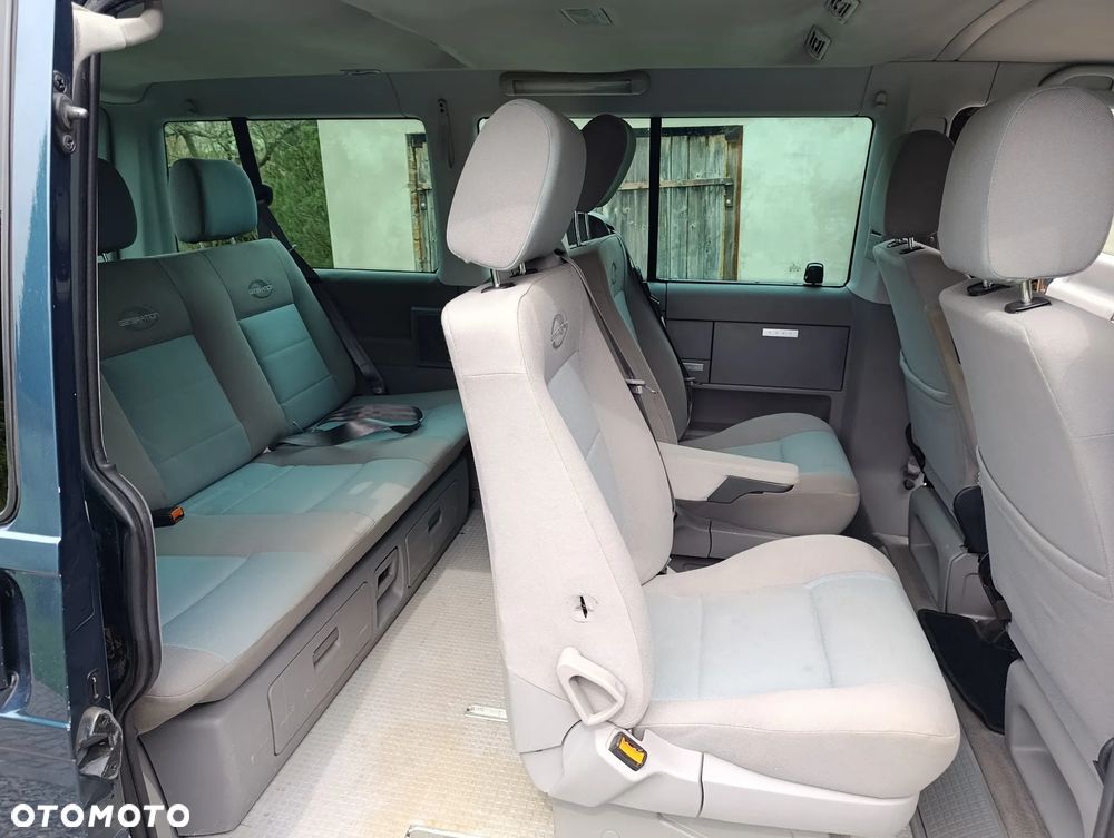 Volkswagen Multivan - 17