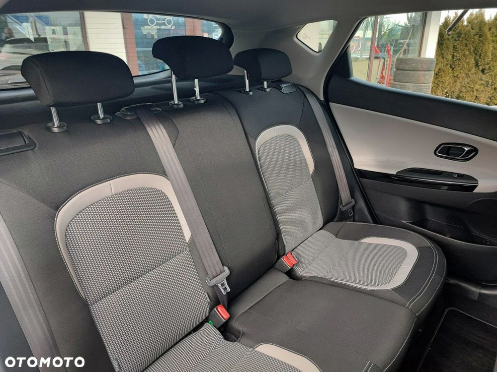 Kia Ceed 1.6 GDI Edition 7 - 17