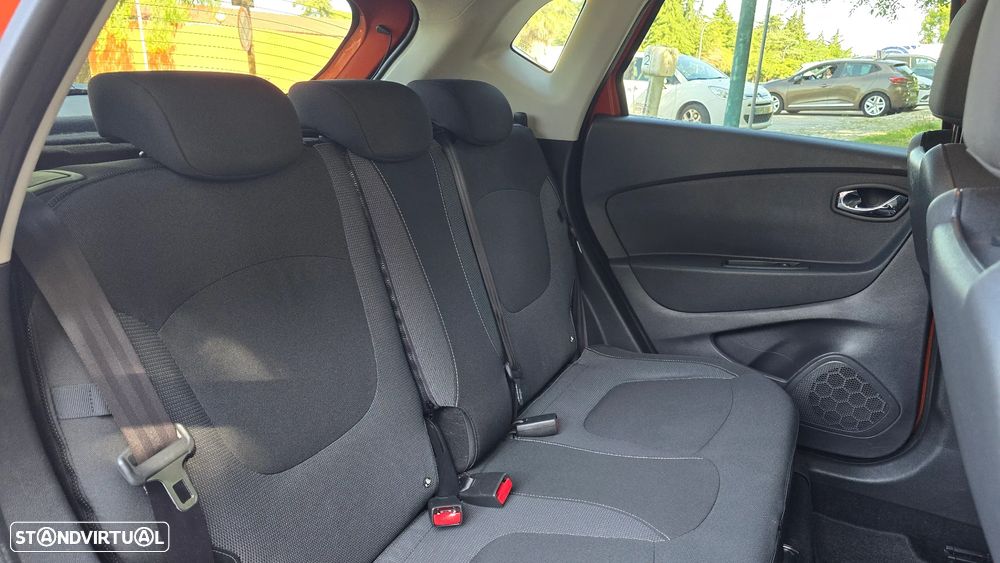 Renault Captur 1.5 dCi Initiale Paris EDC - 30
