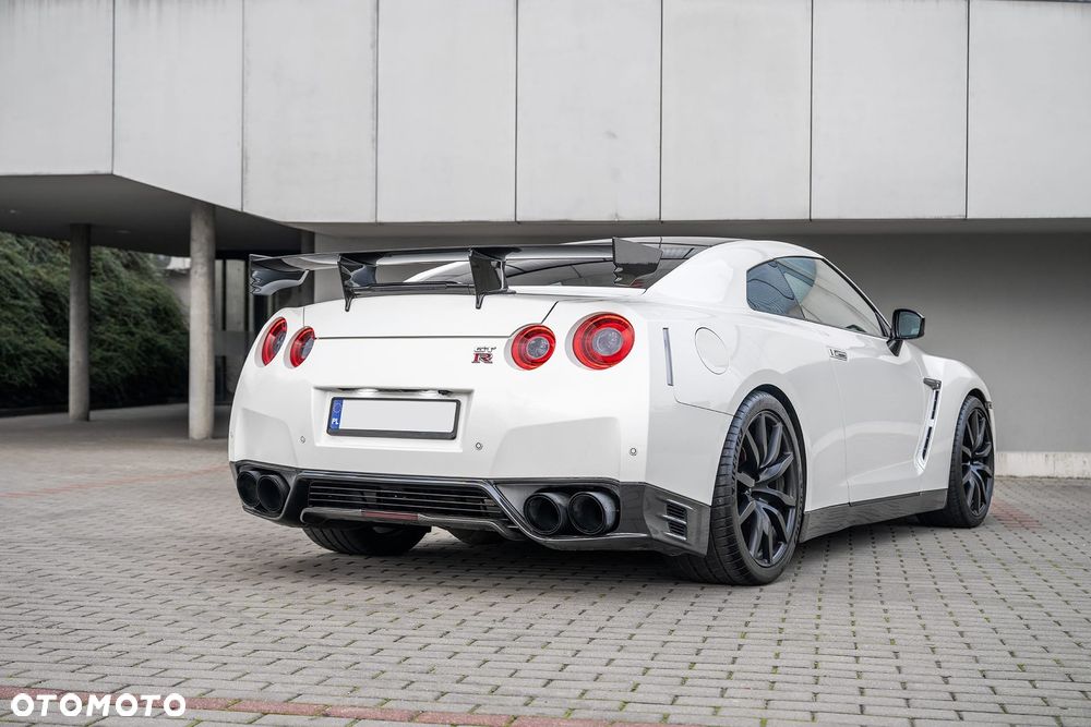 Nissan GT-R Black Edition - 9