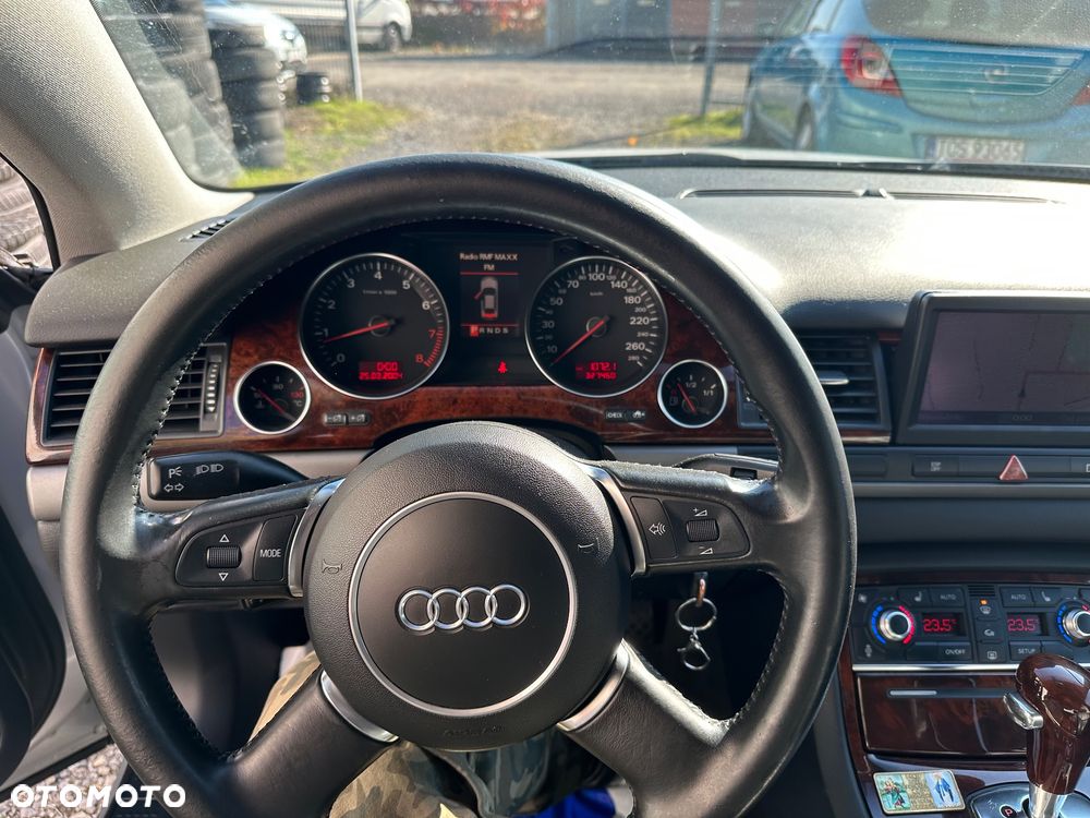 Audi A8 3.7 Quattro - 26