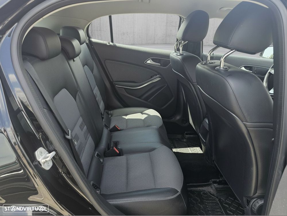Mercedes-Benz GLA 180 - 14