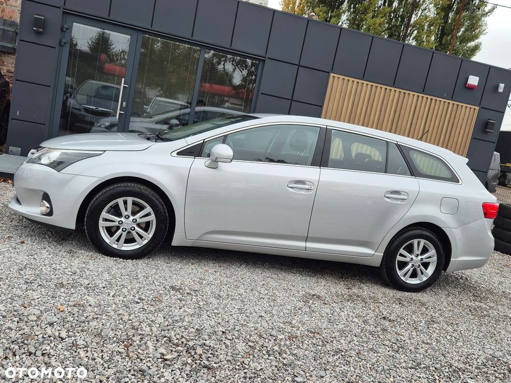 Toyota Avensis Touring Sports 1.8 Comfort - 5