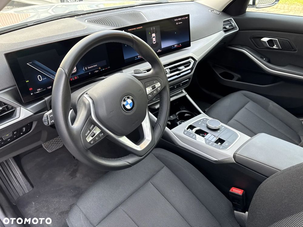 BMW Seria 3 318i - 11