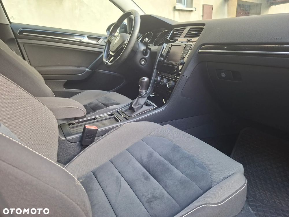 Volkswagen Golf 1.4 TSI BMT Comfortline - 32