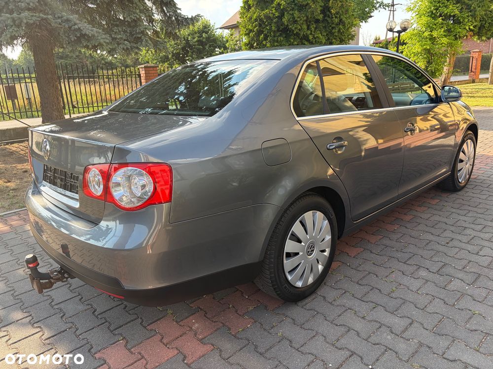 Volkswagen Jetta 1.6 Comfortline - 7