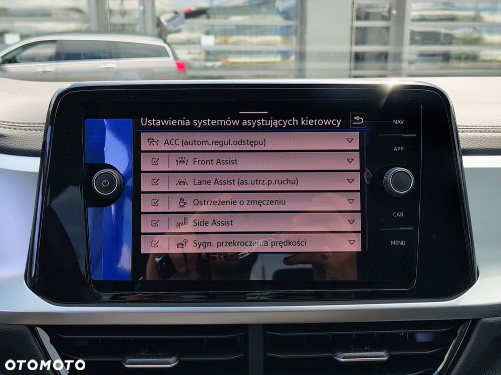 Volkswagen T-Roc - 18