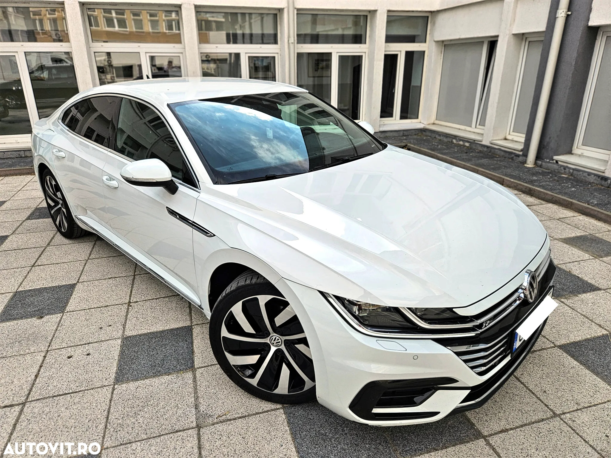 Volkswagen ARTEON 2.0 TDI DSG R-Line - 2