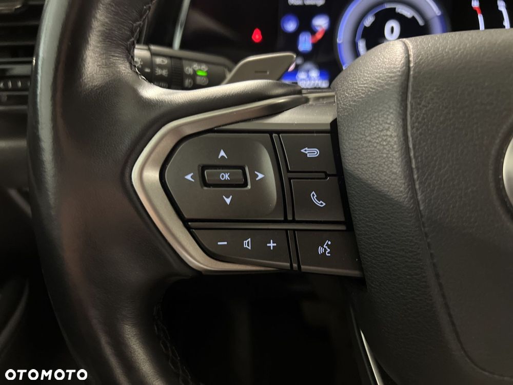 Lexus NX 350h Business AWD - 24