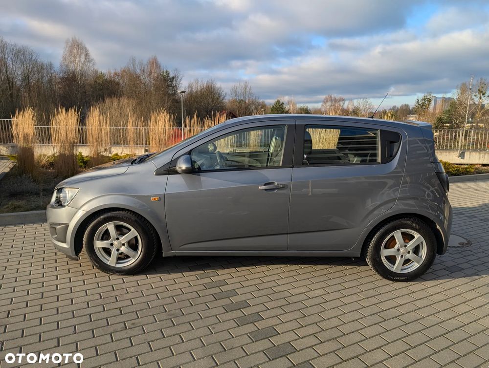 Chevrolet Aveo 1.4 16V LT - 4