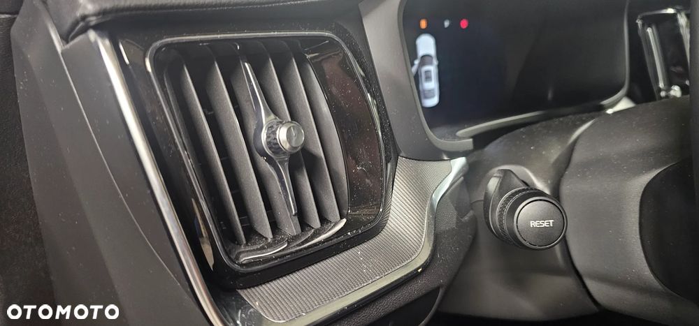 Volvo S60 B5 B AWD Ultimate Dark - 11