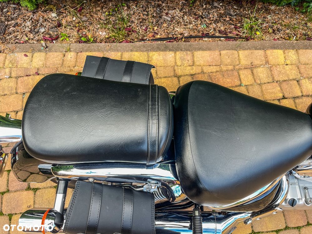 Suzuki Intruder - 13