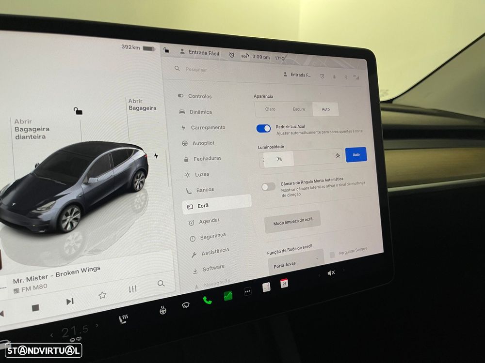 Tesla Model Y Long Range Dual Motor AWD - 28