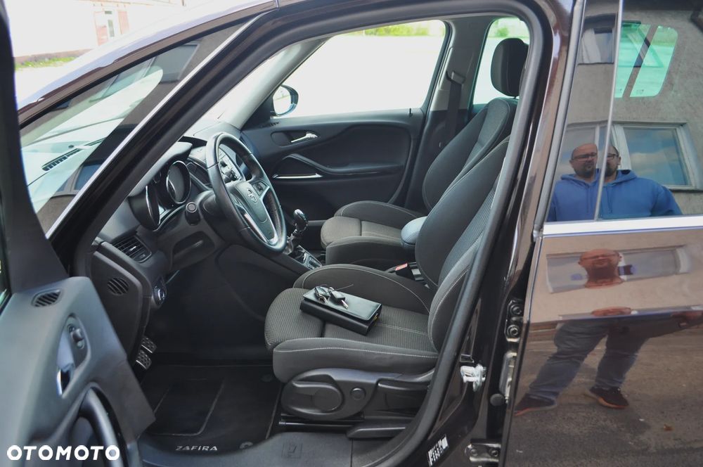 Opel Zafira - 26