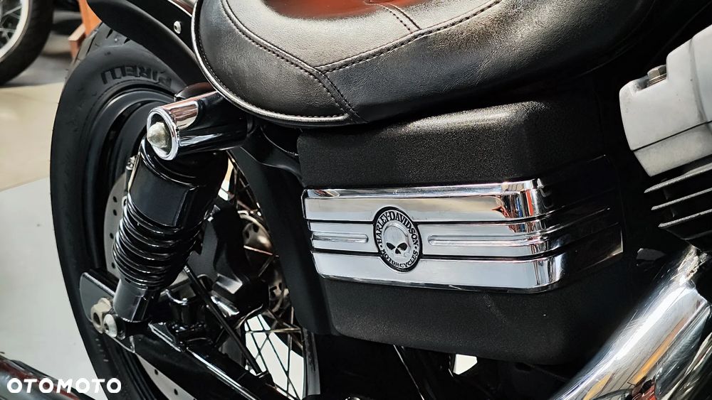 Harley-Davidson Dyna Street Bob - 16