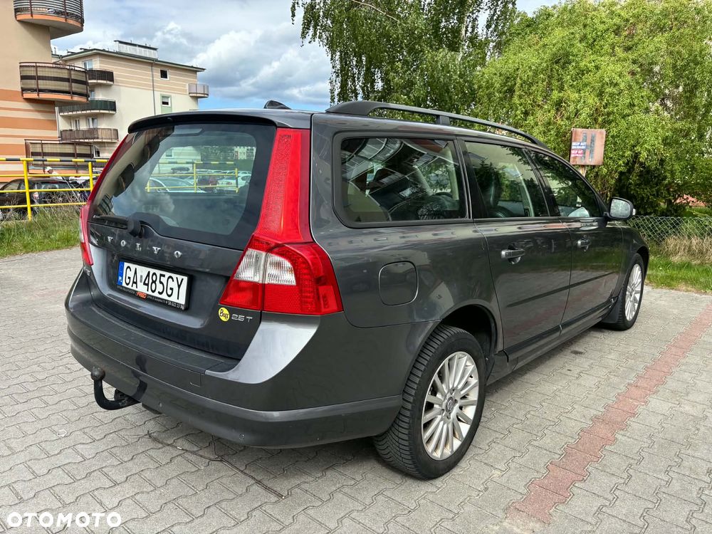 Volvo V70 2.5T Summum - 3