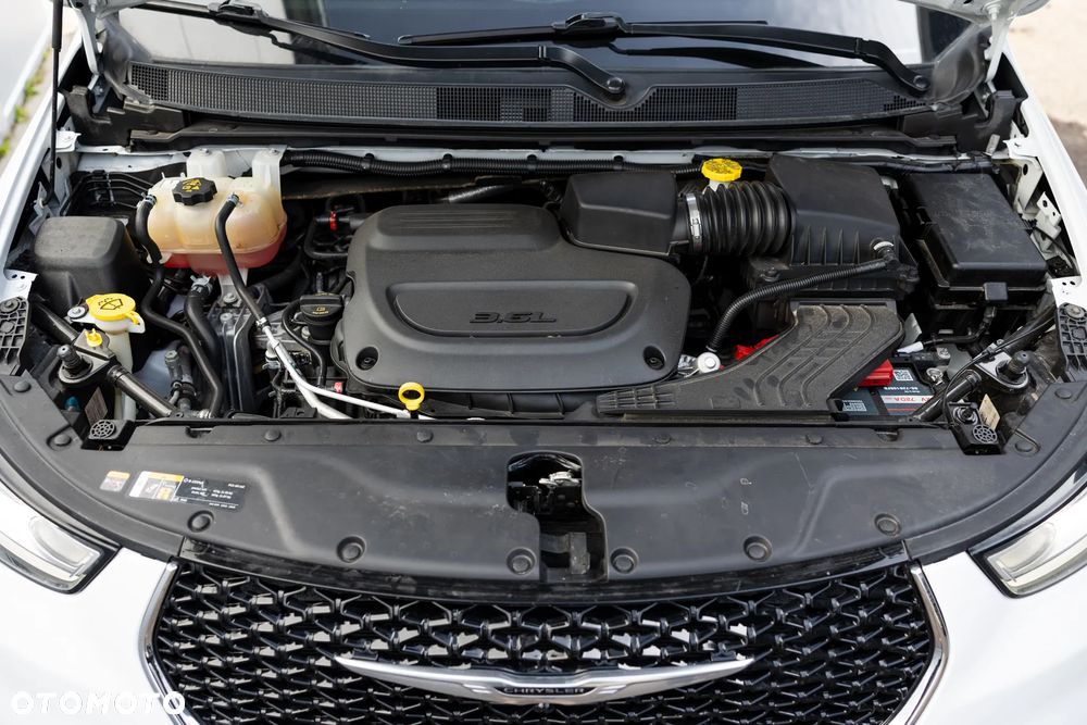 Chrysler Pacifica - 30