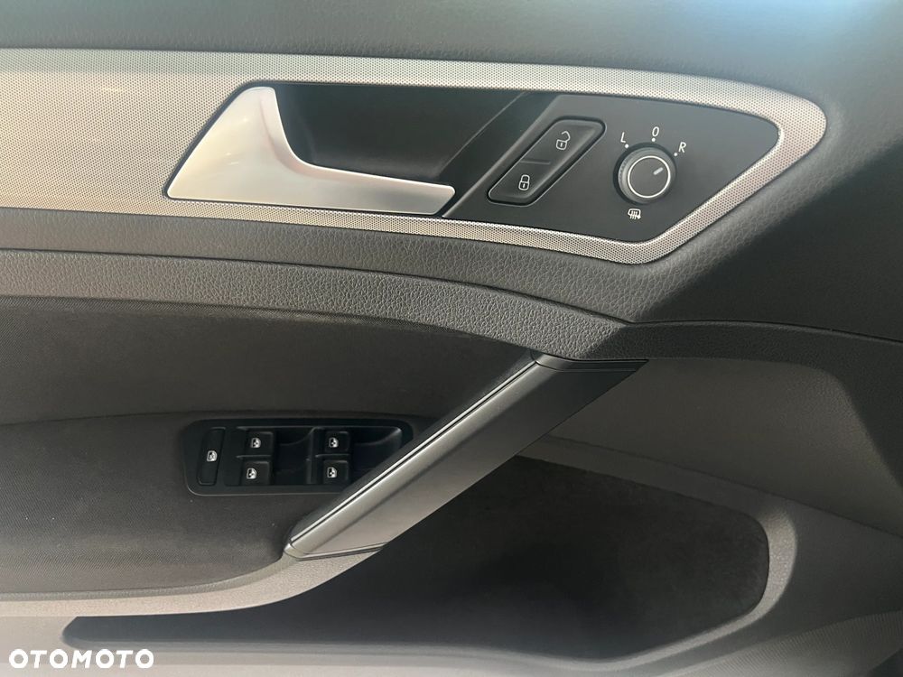 Volkswagen Golf 1.0 TSI Trendline - 17