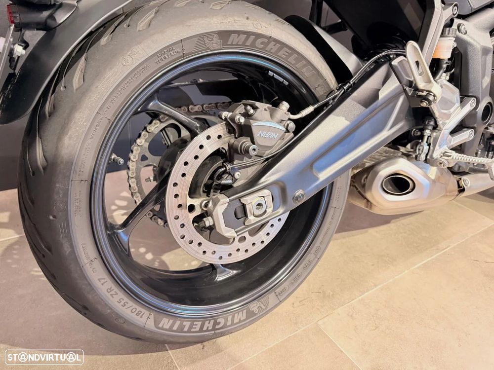 Triumph Trident - 2
