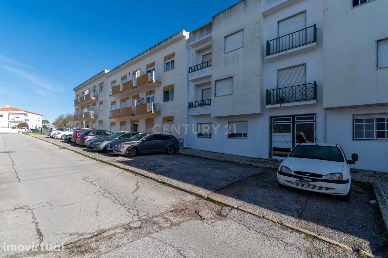 Apartamento T3 com Arrecadação no Cartaxo - Grande imagem: 2/21