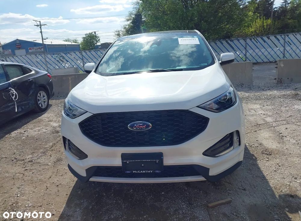 Ford Edge - 2