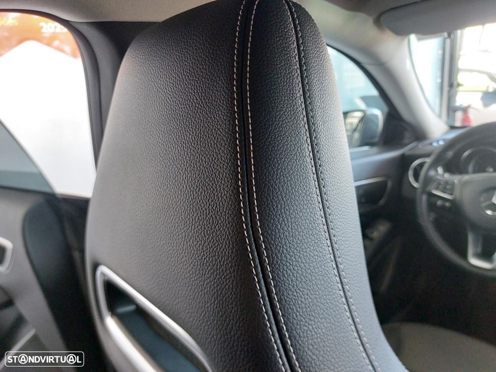 Mercedes-Benz CLA 180 d Shooting Brake - 16