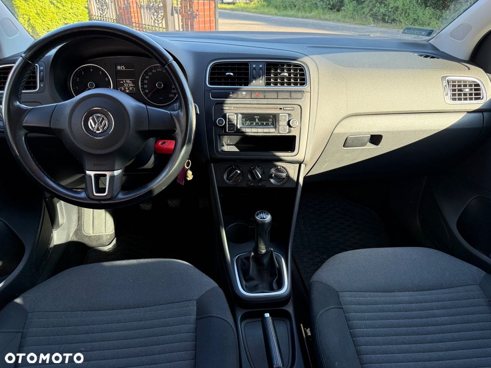 Volkswagen Polo 1.4 16V Comfortline - 18