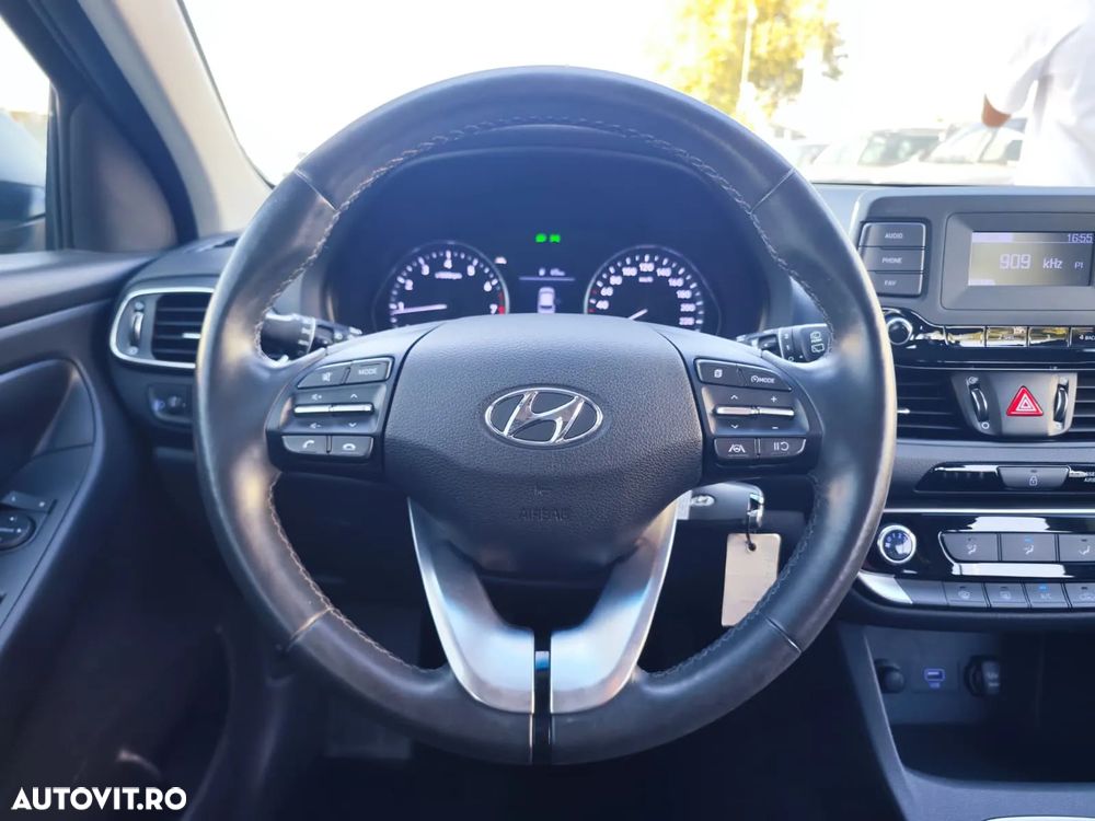 Hyundai i30 1.5 110CP 5DR M/T Comfort - 23